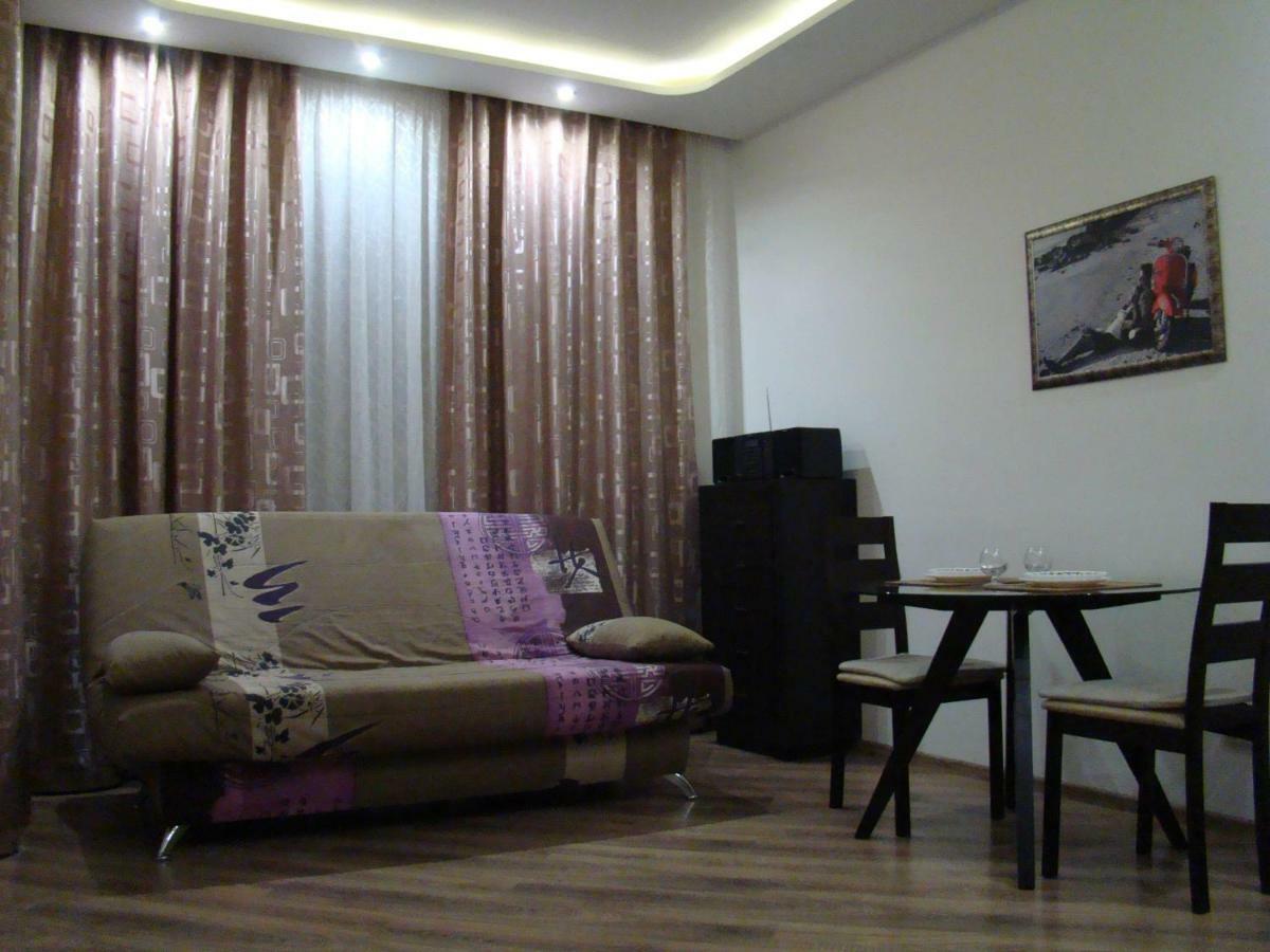 Pleasure Apartment Near Center Of Odessa Eksteriør billede
